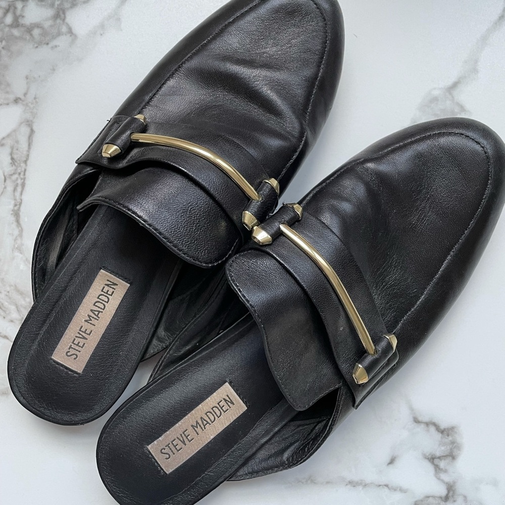 Steve Madden leather black mule flats